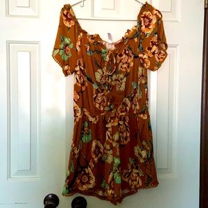 Xhilaration Off-Shoulder Rust Floral Romper,  M